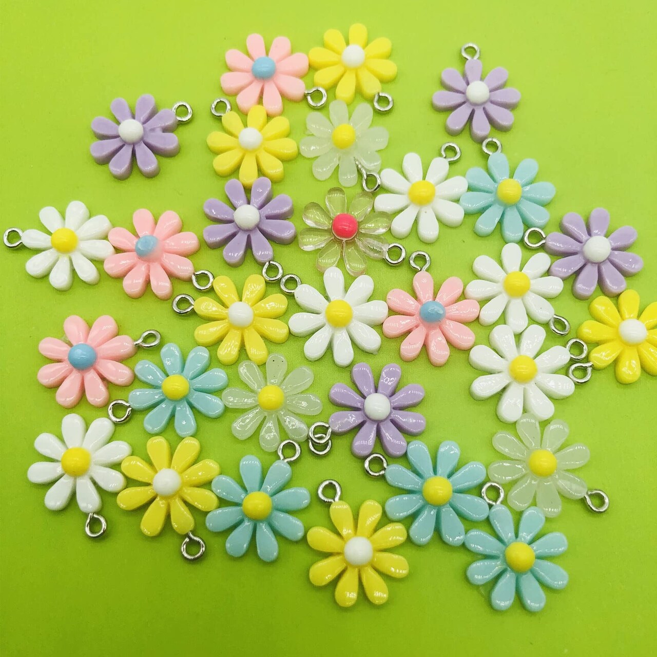 30 Pieces Daisy Flower Pendant Charms Colorful Resin Jewelry Making Ornament DIY Pendant Making Charm for Bracelet Necklace Earrings Keychain Craft